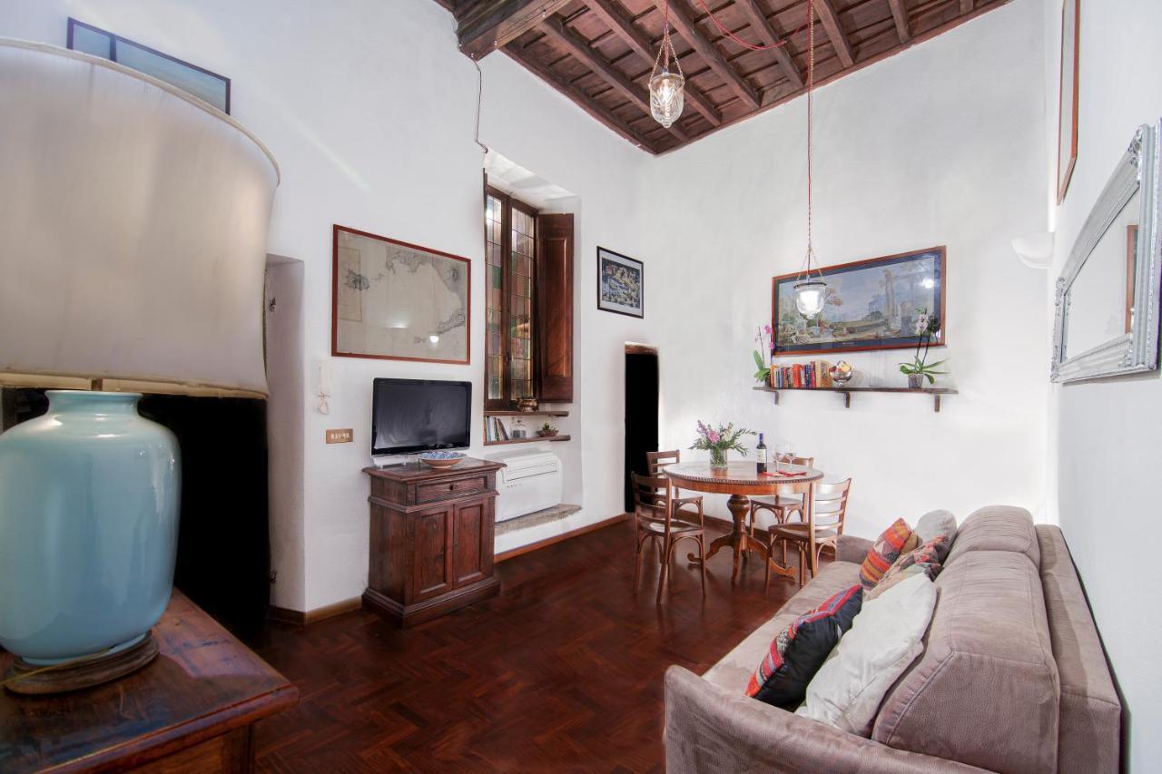 Cartari, Renaissance Flat A Few Steps From Piazza Navona And Vatican Luaran gambar